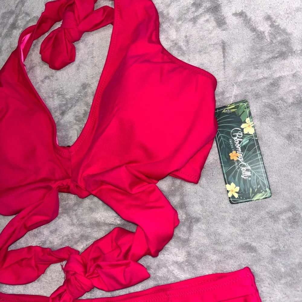 Blooming Jelly Two Piece Ruched Bikini Set‎ Womens Medium Red Beach High-Waisted